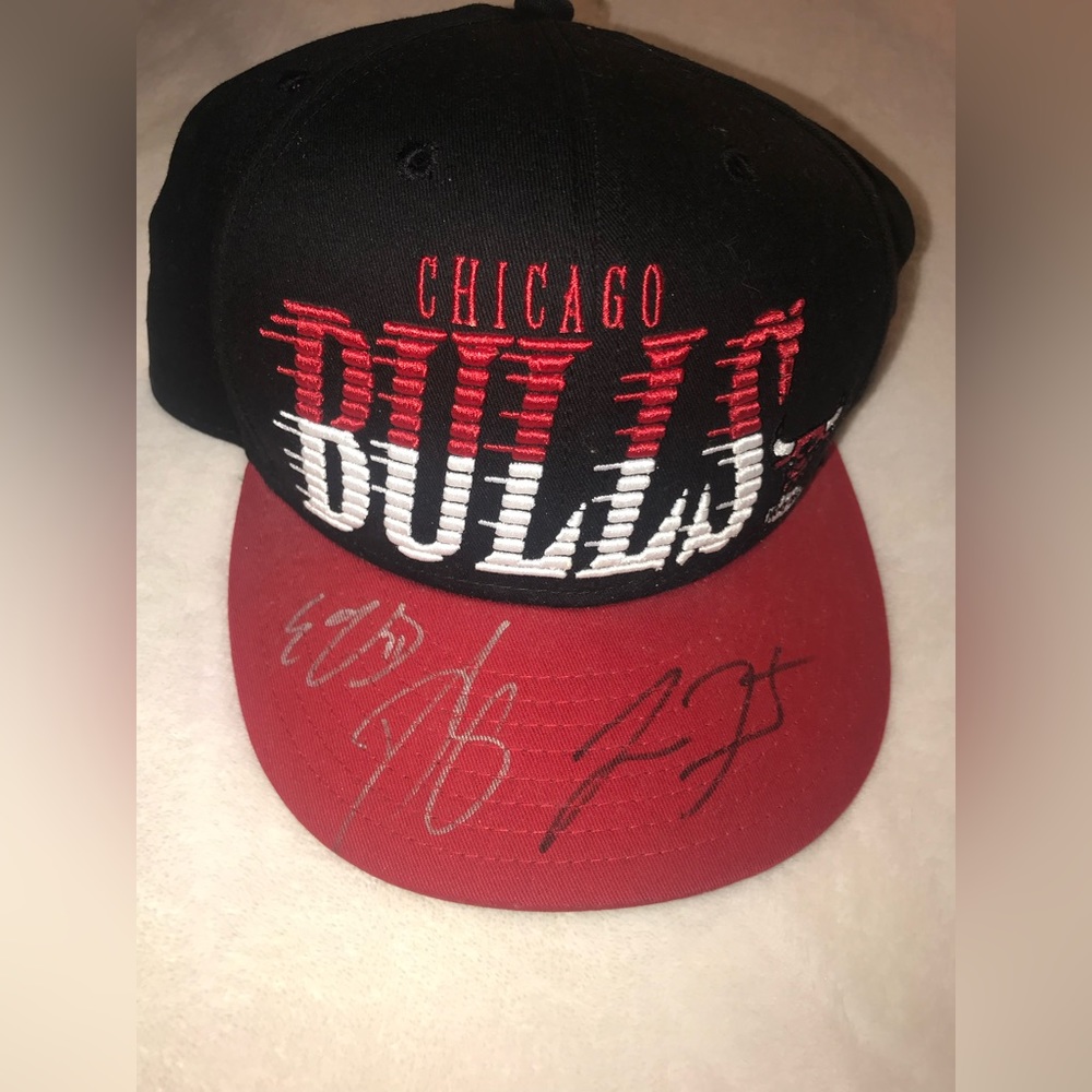 SIGNED NWOT Chicago Bulls Hat Snapback Cap Flat Bill Black Embroidered